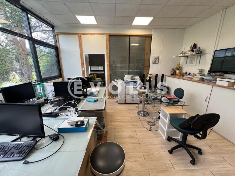 Bureau dans Lognes à vendre - Photo intérieure – Image 2 sur 3