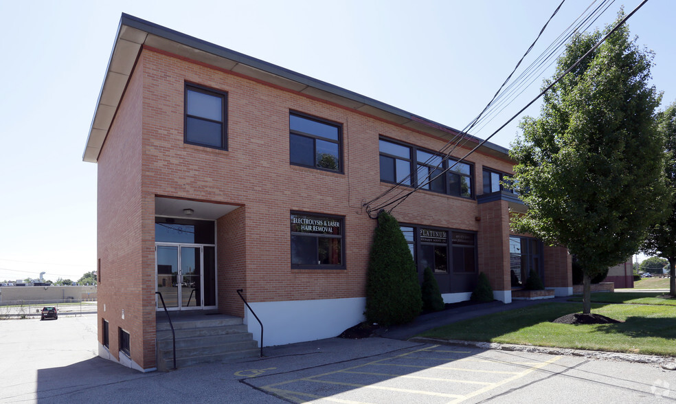 1980-1990 Pawtucket Ave, East Providence, RI à louer - Photo de l’immeuble – Image 2 sur 2