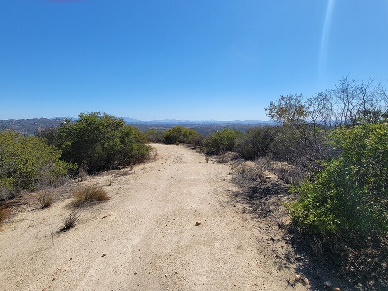 000 DeLuz, Fallbrook, CA à vendre - Photo principale – Image 1 sur 7