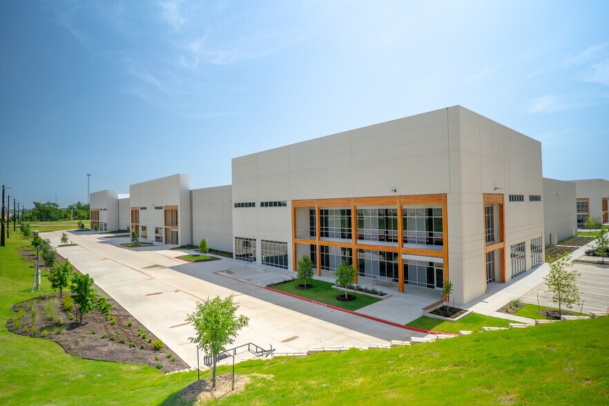 3000 N-IH 35 NB, Georgetown, TX à louer - Photo de l’immeuble – Image 1 sur 17