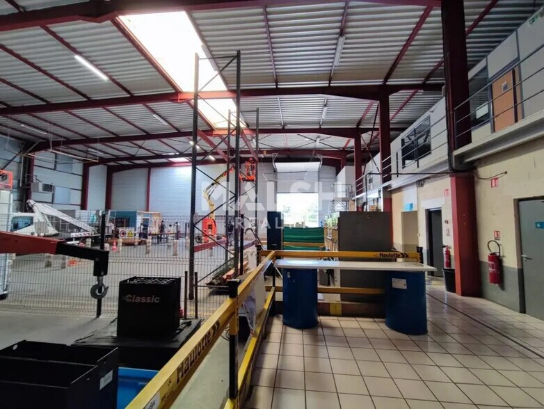 Bureau dans Corbas à louer - Photo de l’immeuble – Image 2 sur 12