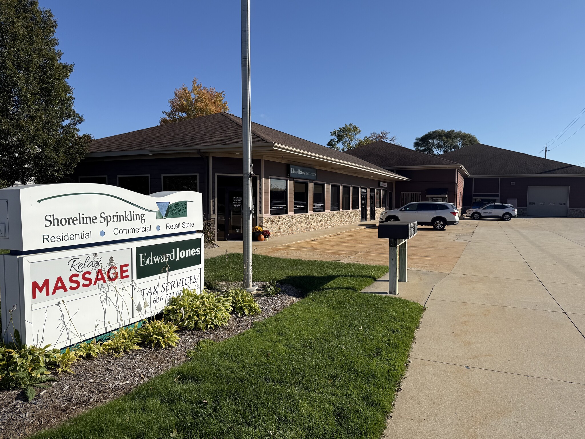 135 N State St, Zeeland, MI à louer Photo intérieure– Image 1 sur 6