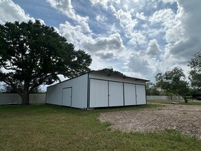 2424 FM 359 Rd S, Brookshire, TX à louer Photo intérieure– Image 2 sur 7