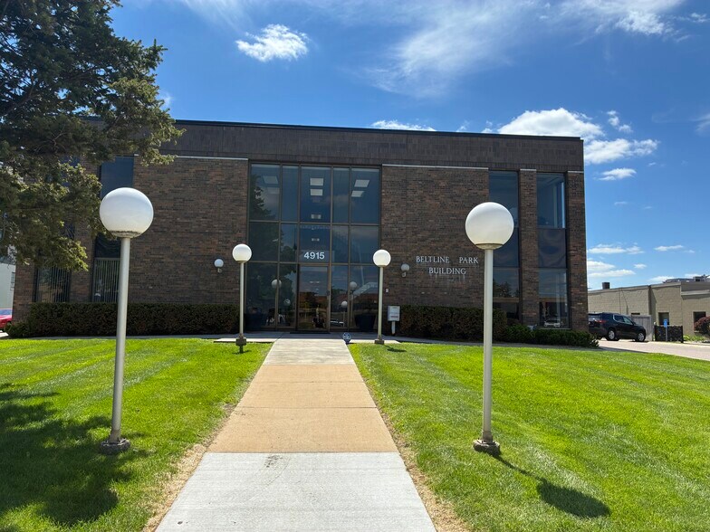 4915 W 35th St, Saint Louis Park, MN à louer - Photo de l’immeuble – Image 1 sur 2