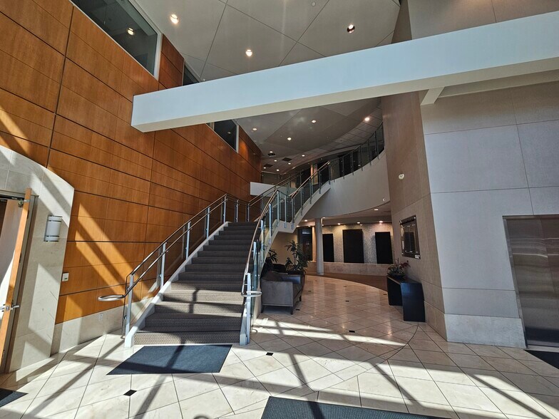 995 Montague Expy, Milpitas, CA à louer - Photo de l’immeuble – Image 2 sur 7