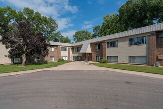 Plus de détails pour 3200 S Maple Ave, Slayton, MN - Logement à vendre