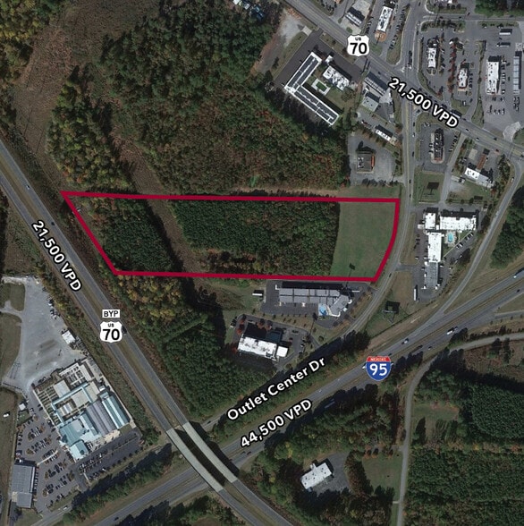 1749 Outlet Center Dr, Selma, NC à vendre - Aérien – Image 2 sur 3