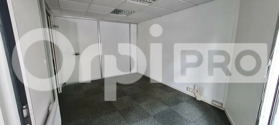 Bureau dans Saint-Brieuc à louer - Photo de l’immeuble – Image 2 sur 8