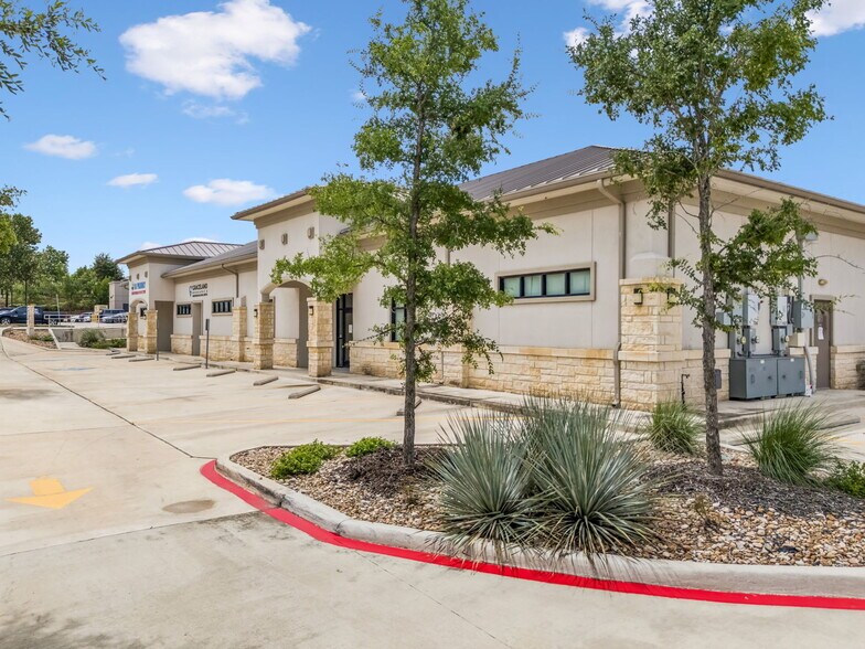 2003 Rogers Rd, San Antonio, TX à louer - Photo de l’immeuble – Image 3 sur 8