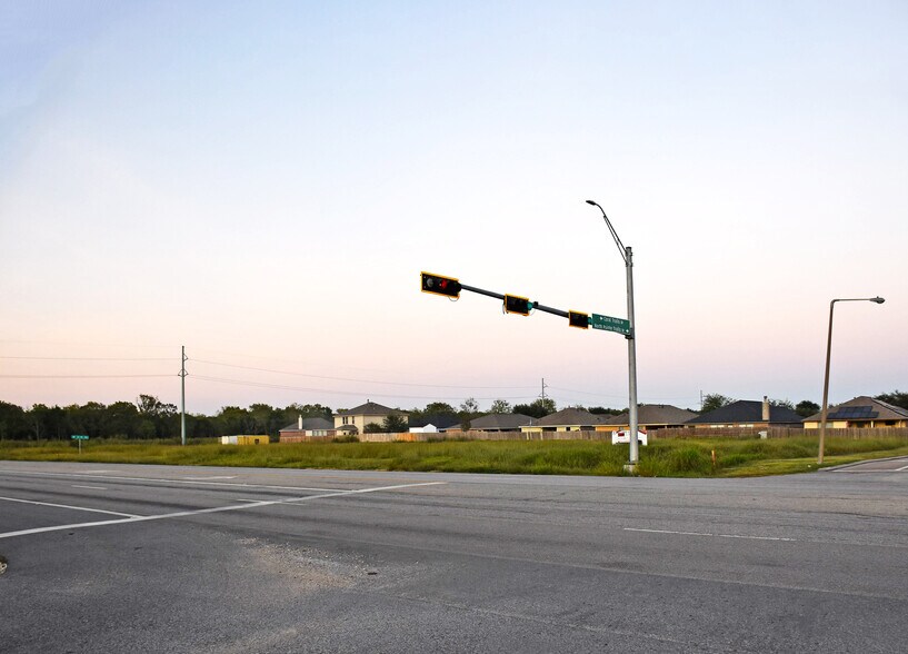 5432 TX-35, Alvin, TX à vendre - Photo de l’immeuble – Image 2 sur 5