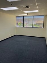 15622-15642 Producer Ln, Huntington Beach, CA à louer Photo intérieure– Image 1 sur 10