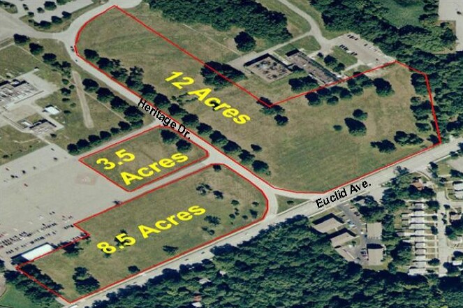 23555 Euclid Ave, Euclid, OH à vendre - Photo principale – Image 1 sur 1