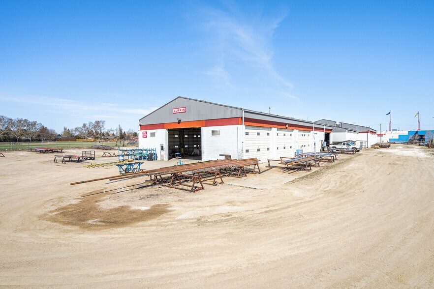 5109 41 St, Lloydminster, AB à louer - Photo de l’immeuble – Image 1 sur 10