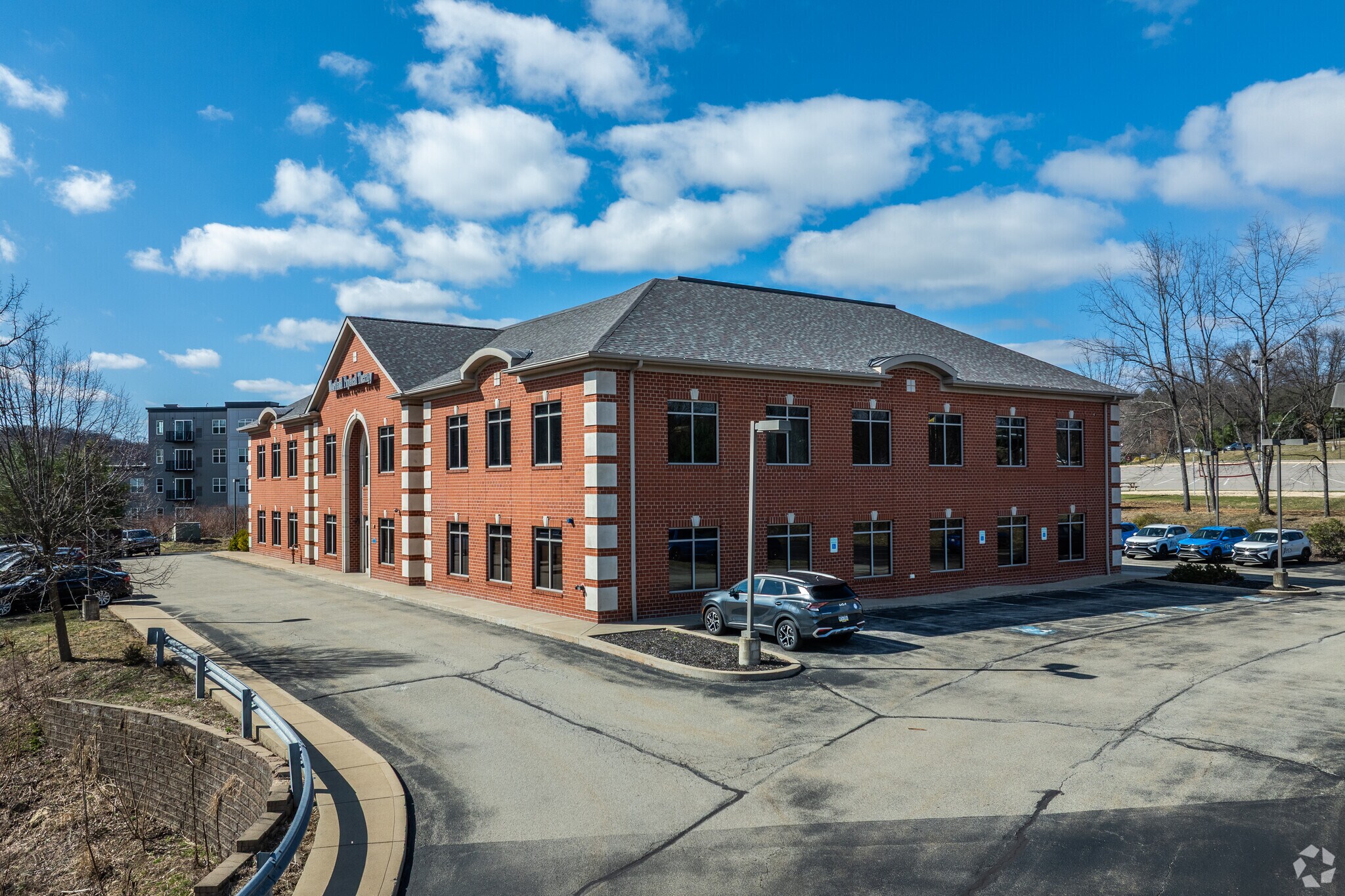 451 Valleybrook Rd, Canonsburg, PA à louer Photo principale– Image 1 sur 10