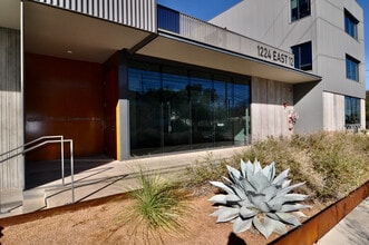 1224 E 12th St, Austin, TX à louer Photo de l’immeuble– Image 1 sur 8