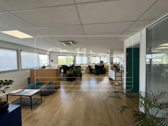 Plus de détails pour Bureau à louer