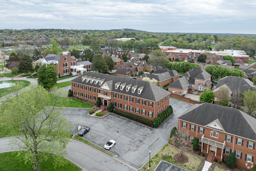 109 Hazel Path, Hendersonville, TN à louer - Photo de l’immeuble – Image 3 sur 6