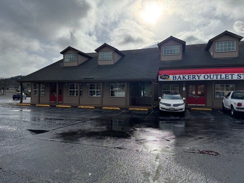 471 S A St, Springfield, OR à louer - Photo de l’immeuble – Image 2 sur 15