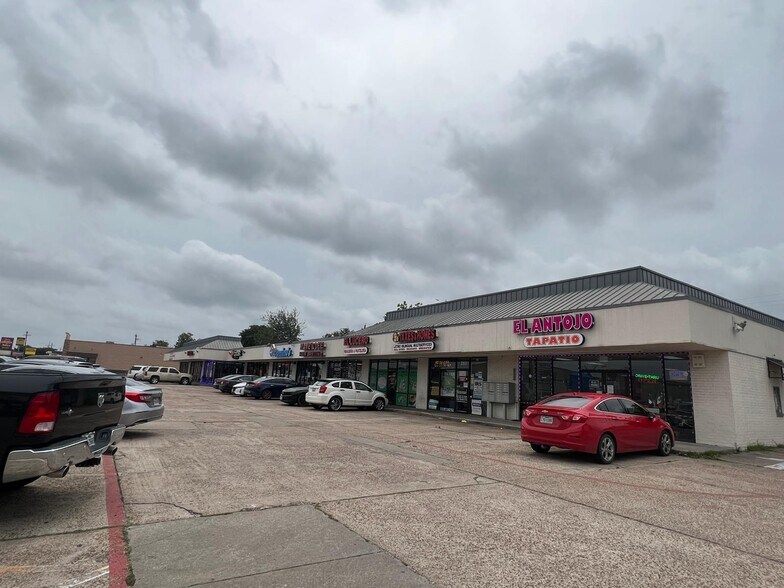 1403-1447 W Mount Houston, Houston, TX à louer - Photo de l’immeuble – Image 3 sur 6
