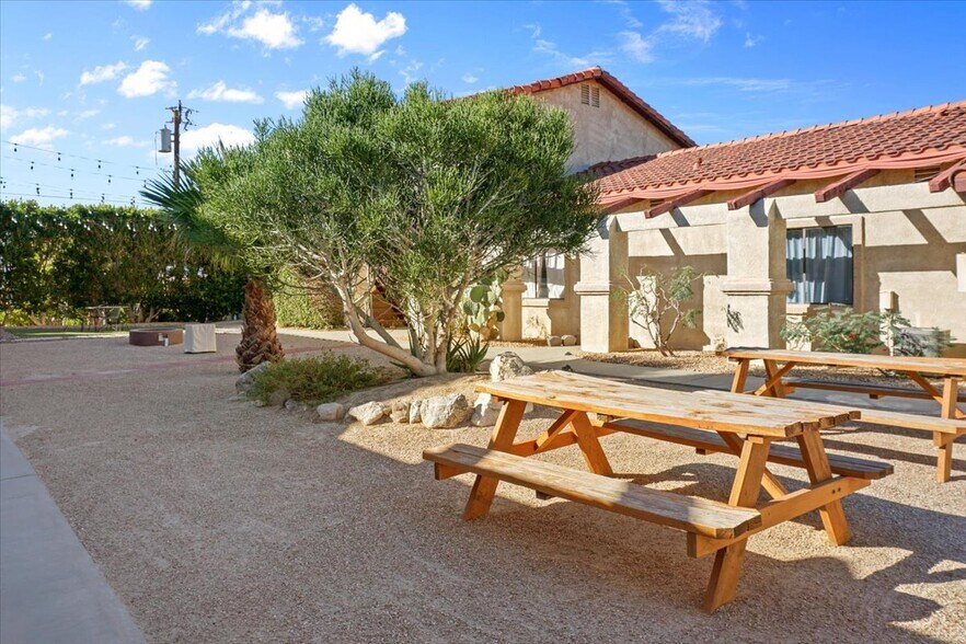 68065-68075 Calle Bolso, Desert Hot Springs, CA à vendre - Photo de l’immeuble – Image 3 sur 67
