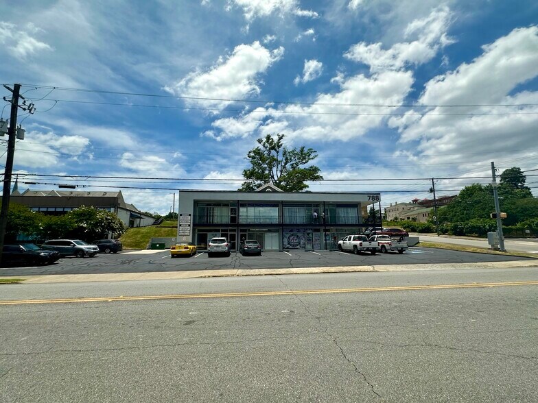 788 Walnut St, Macon-Bibb, GA à louer - Photo de l’immeuble – Image 2 sur 3