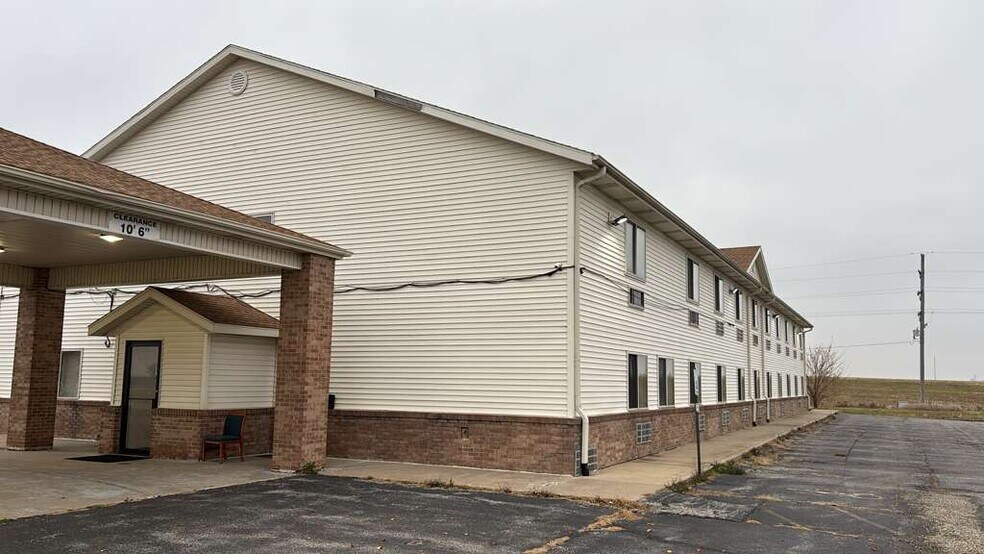 5 Cavalry Dr, Wenona, IL à vendre - Photo de l’immeuble – Image 2 sur 9