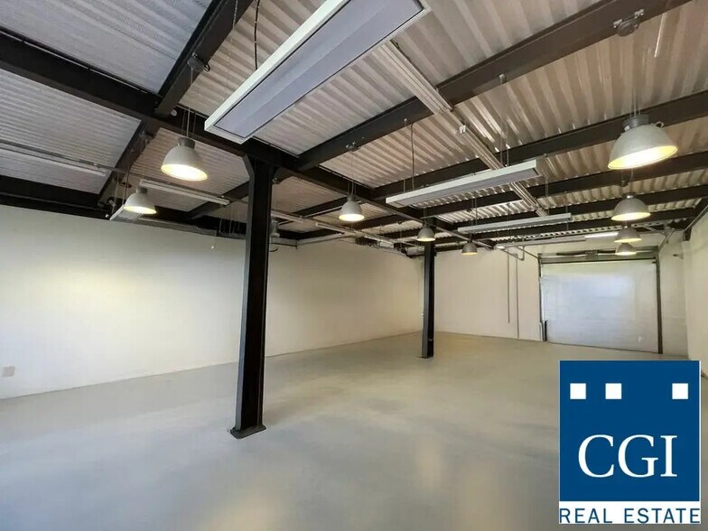 Local d’activités dans Montbonnot-Saint-Martin à louer - Photo de l’immeuble – Image 2 sur 4