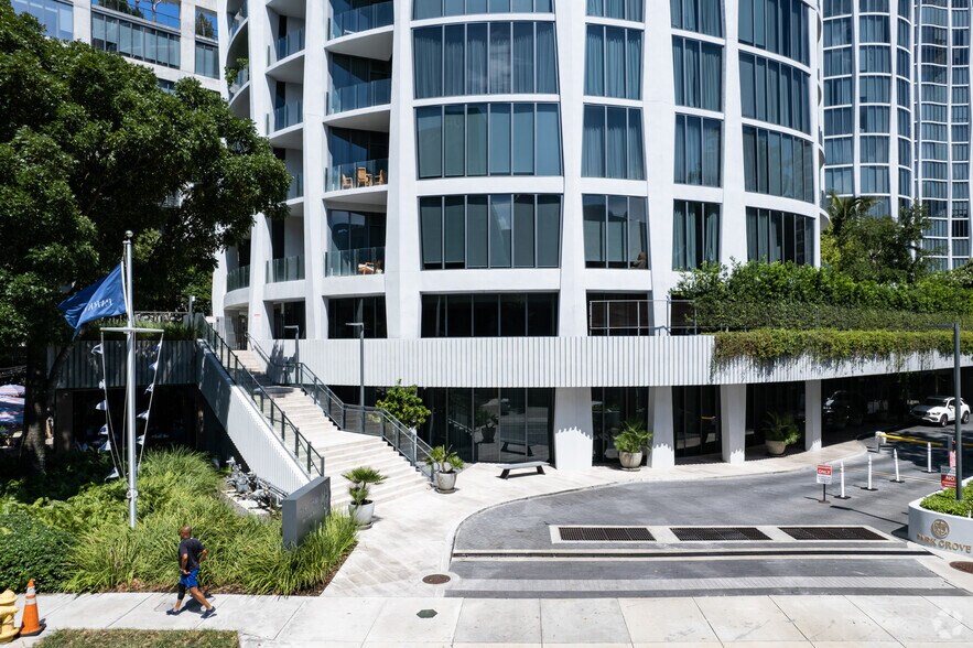 2811-2831 S Bayshore Dr, Miami, FL à vendre - Photo de l’immeuble – Image 3 sur 5