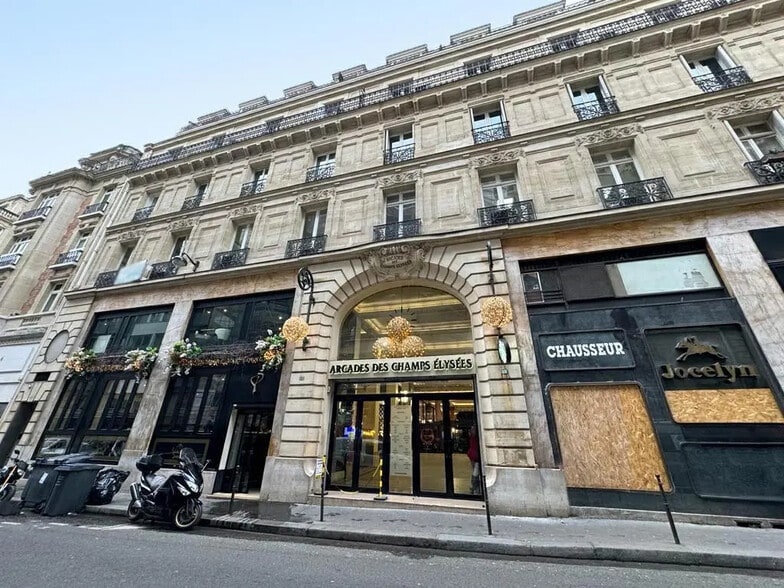 59 Rue De Ponthieu, Paris à louer - Photo de l’immeuble – Image 1 sur 6