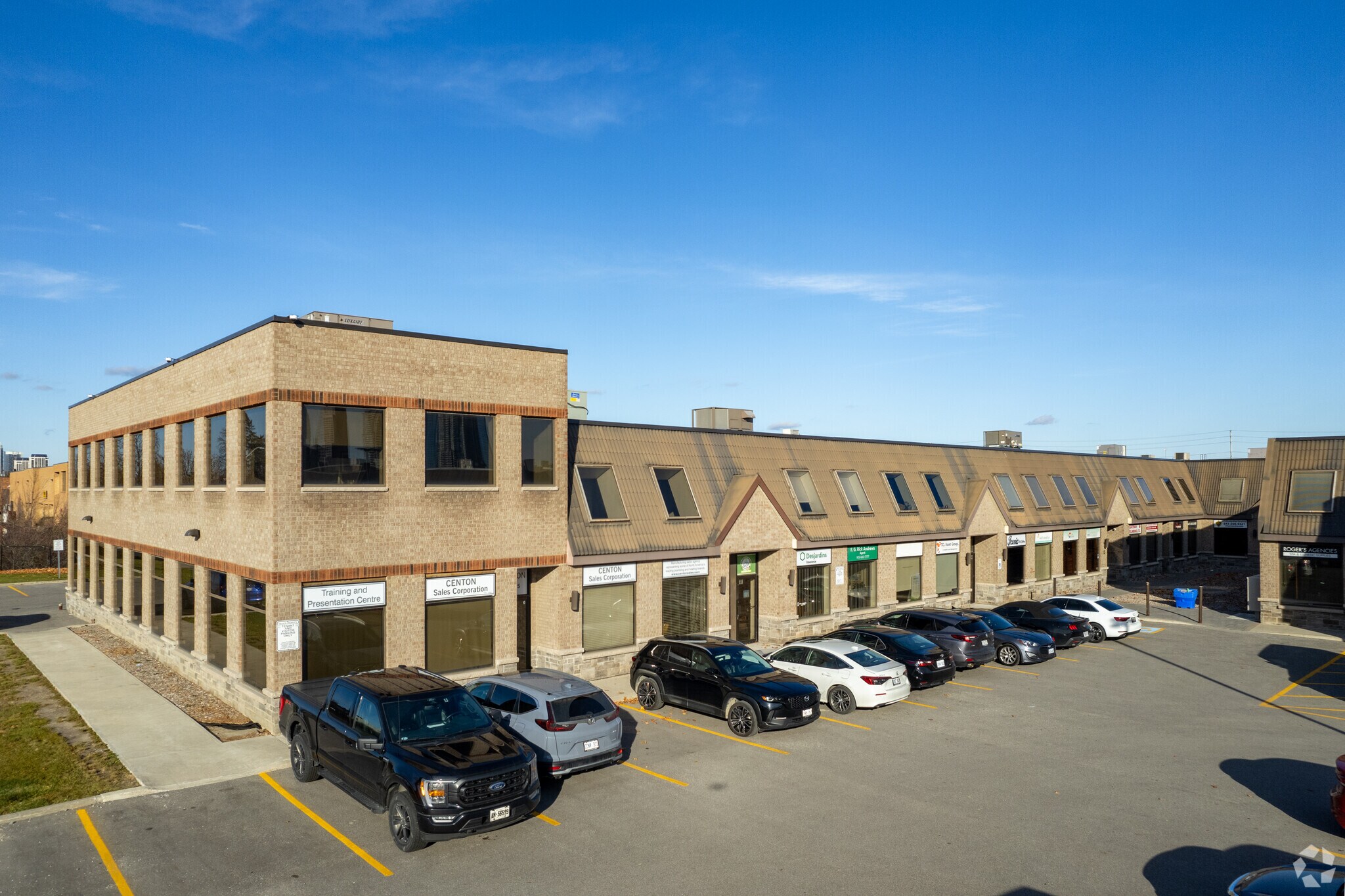 56 Pennsylvania Ave, Vaughan, ON à louer Photo principale– Image 1 sur 4