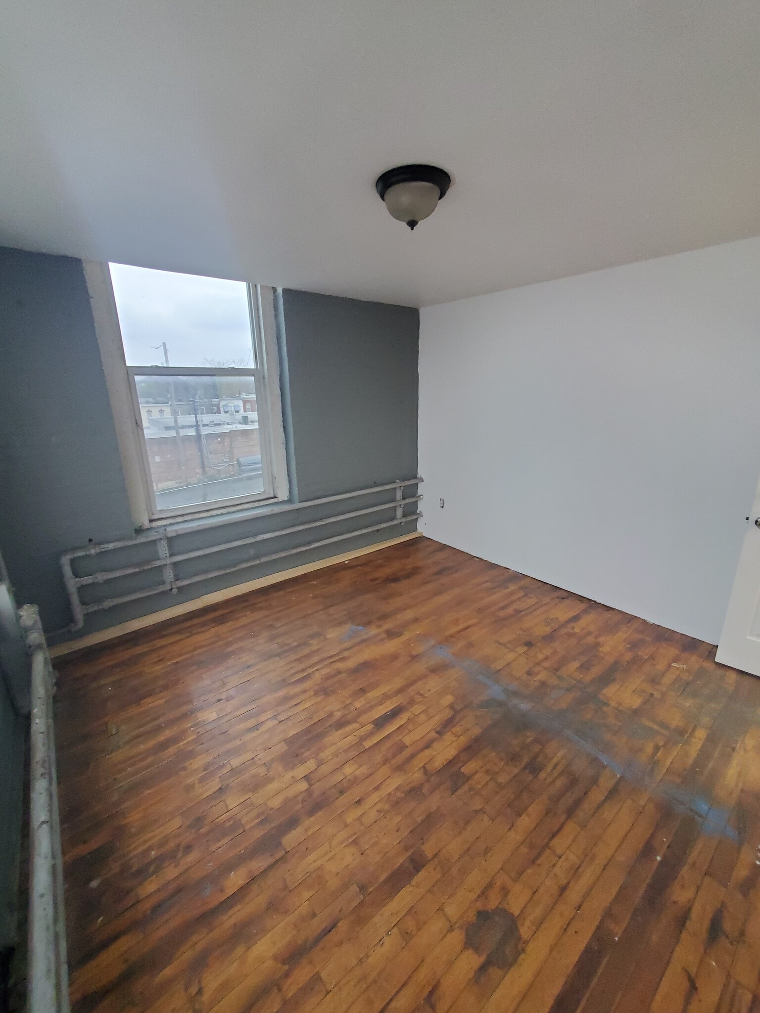 208 S Pulaski St, Baltimore, MD à louer Photo intérieure– Image 1 sur 13