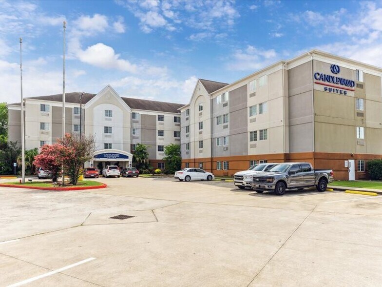 10025 S Main St, Houston, TX à vendre - Photo de l’immeuble – Image 3 sur 27