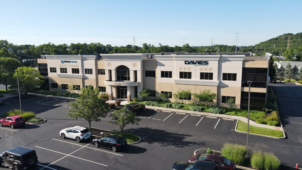 3960 Red Bank Rd, Cincinnati, OH à louer - Photo de l’immeuble – Image 3 sur 7
