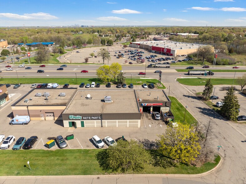 1988 Rahncliff Ct, Eagan, MN à vendre - Photo de l’immeuble – Image 3 sur 10