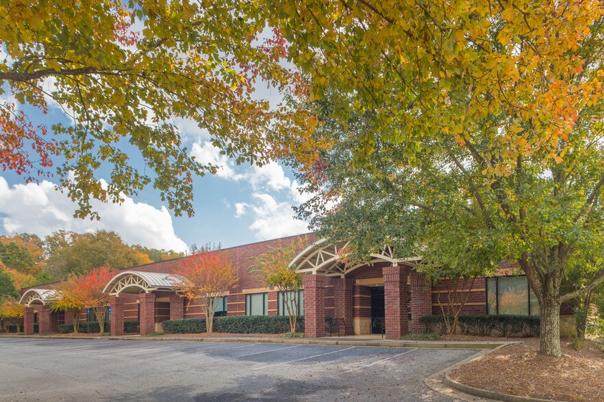 2665 Pine Grove Rd, Cumming, GA à louer - Photo de l’immeuble – Image 3 sur 17
