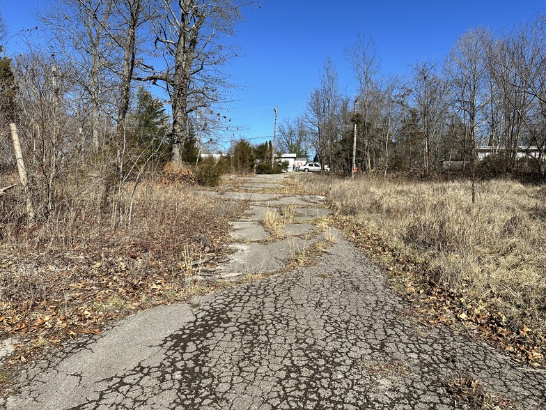 225 Woodside Dr, Radcliff, KY à vendre - Photo de l’immeuble – Image 2 sur 12
