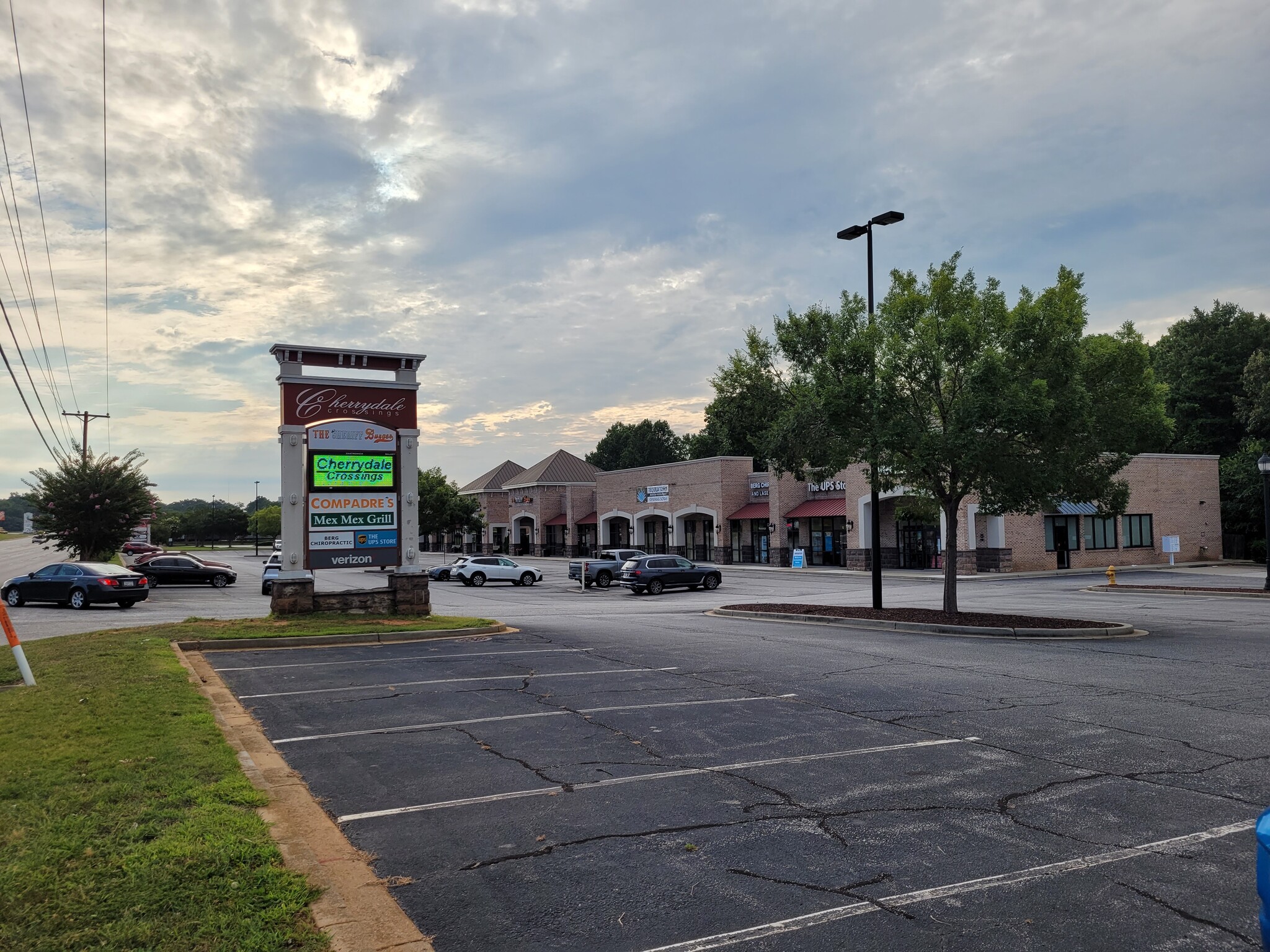 2541 N Pleasantburg Dr, Greenville, SC à louer Photo intérieure– Image 1 sur 6