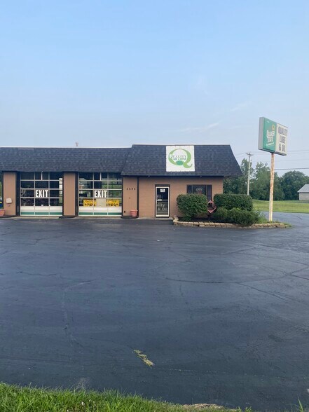 4596 Old Troy Pike, Riverside, OH à vendre - Photo principale – Image 1 sur 7