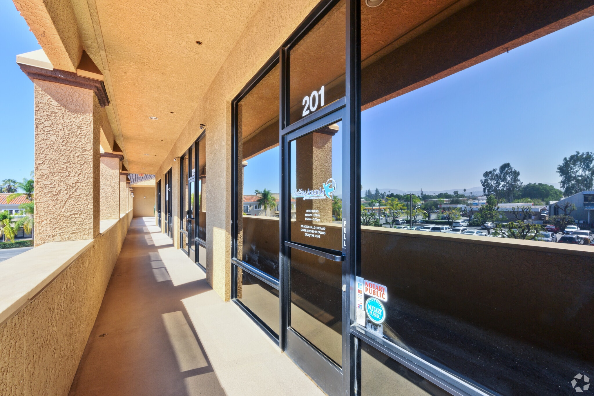 330 N 6th St, Redlands, CA à louer Photo de l’immeuble– Image 1 sur 6