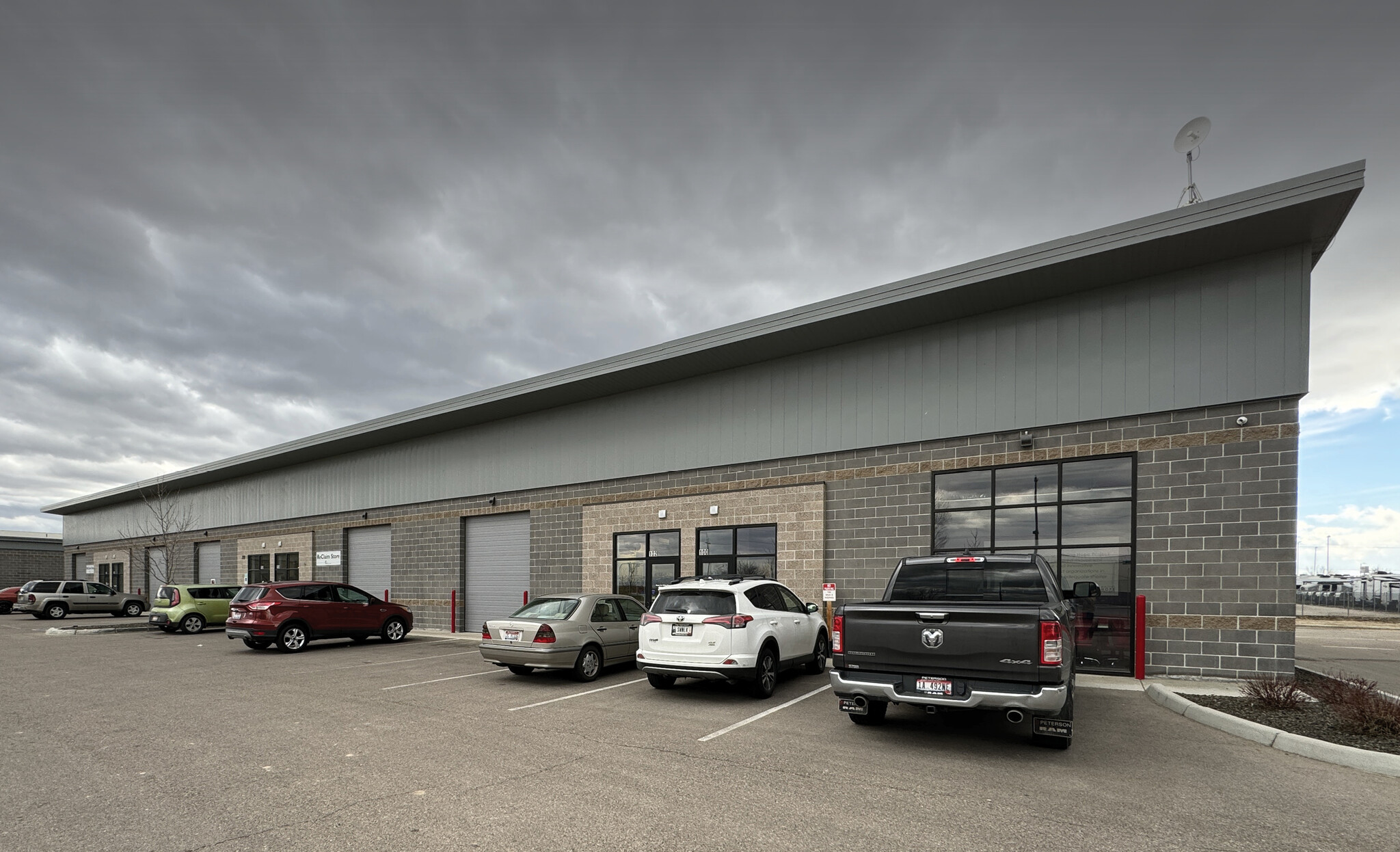 209 Phoenix Ln, Caldwell, ID à louer Photo de l’immeuble– Image 1 sur 6