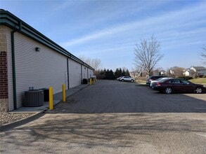 576 Boyson Rd NE, Cedar Rapids, IA à louer Photo de l’immeuble– Image 2 sur 7