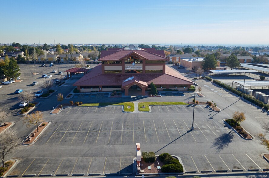 2400 Trawood Dr, El Paso, TX à louer - Photo de l’immeuble – Image 3 sur 15