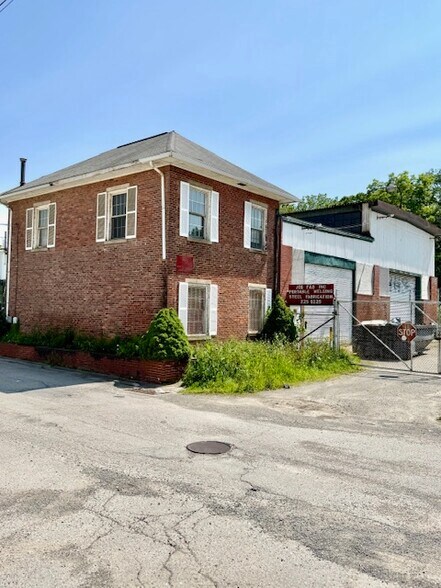 295 Meadow Ave, Washington, PA à vendre - Photo de l’immeuble – Image 2 sur 21