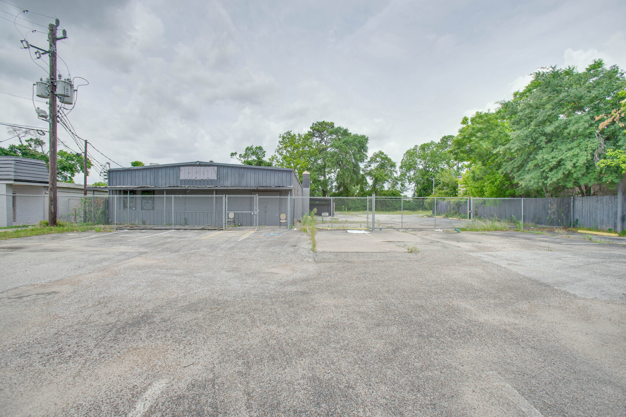11643 Homestead Rd, Houston, TX à louer Photo de l’immeuble– Image 1 sur 22