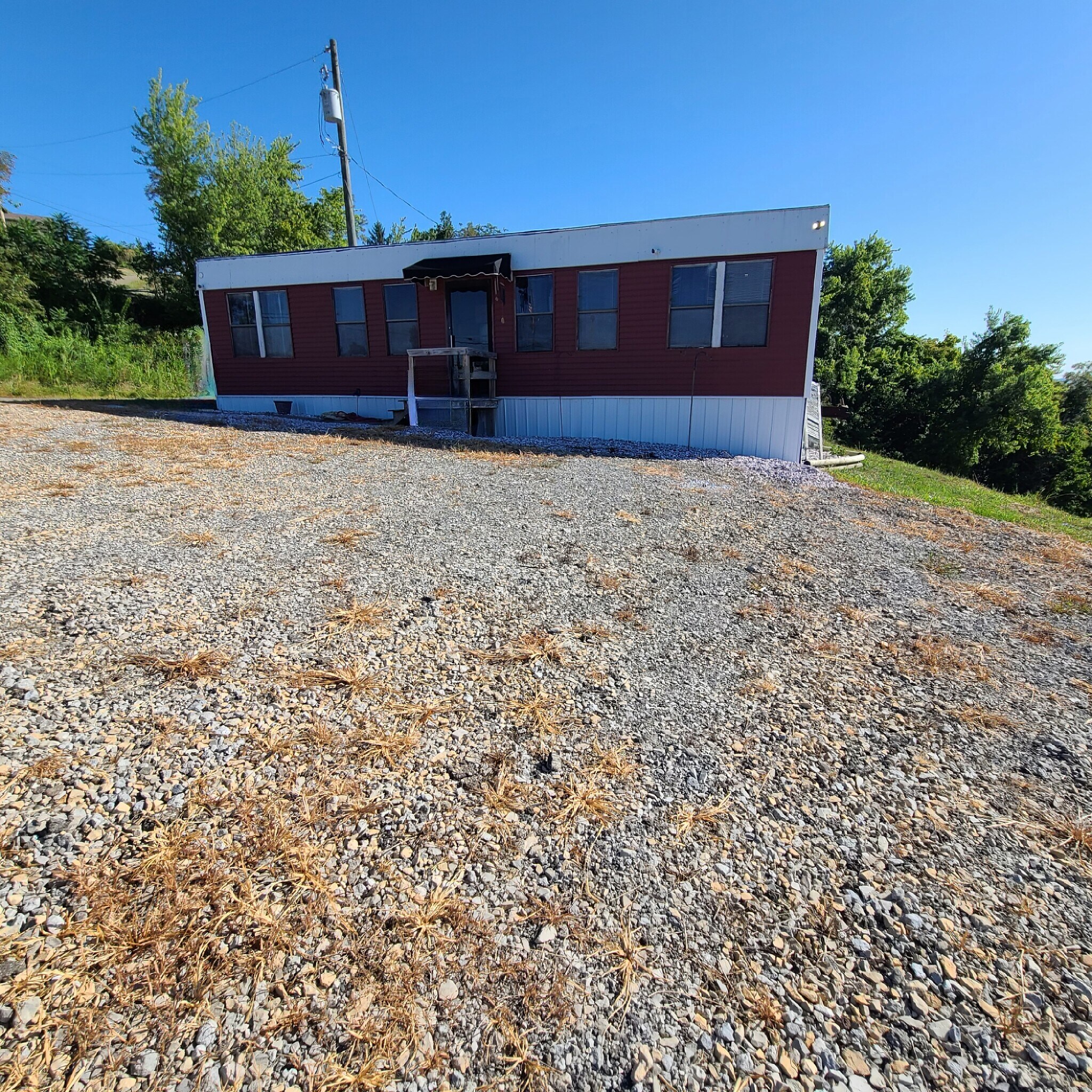 70581 Colerain Rd, Bridgeport, OH à louer Photo de l’immeuble– Image 1 sur 12