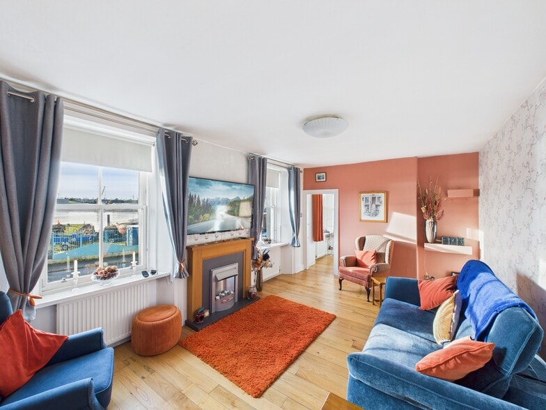 37 Wharf St, Montrose à vendre - Photo intérieure – Image 2 sur 13