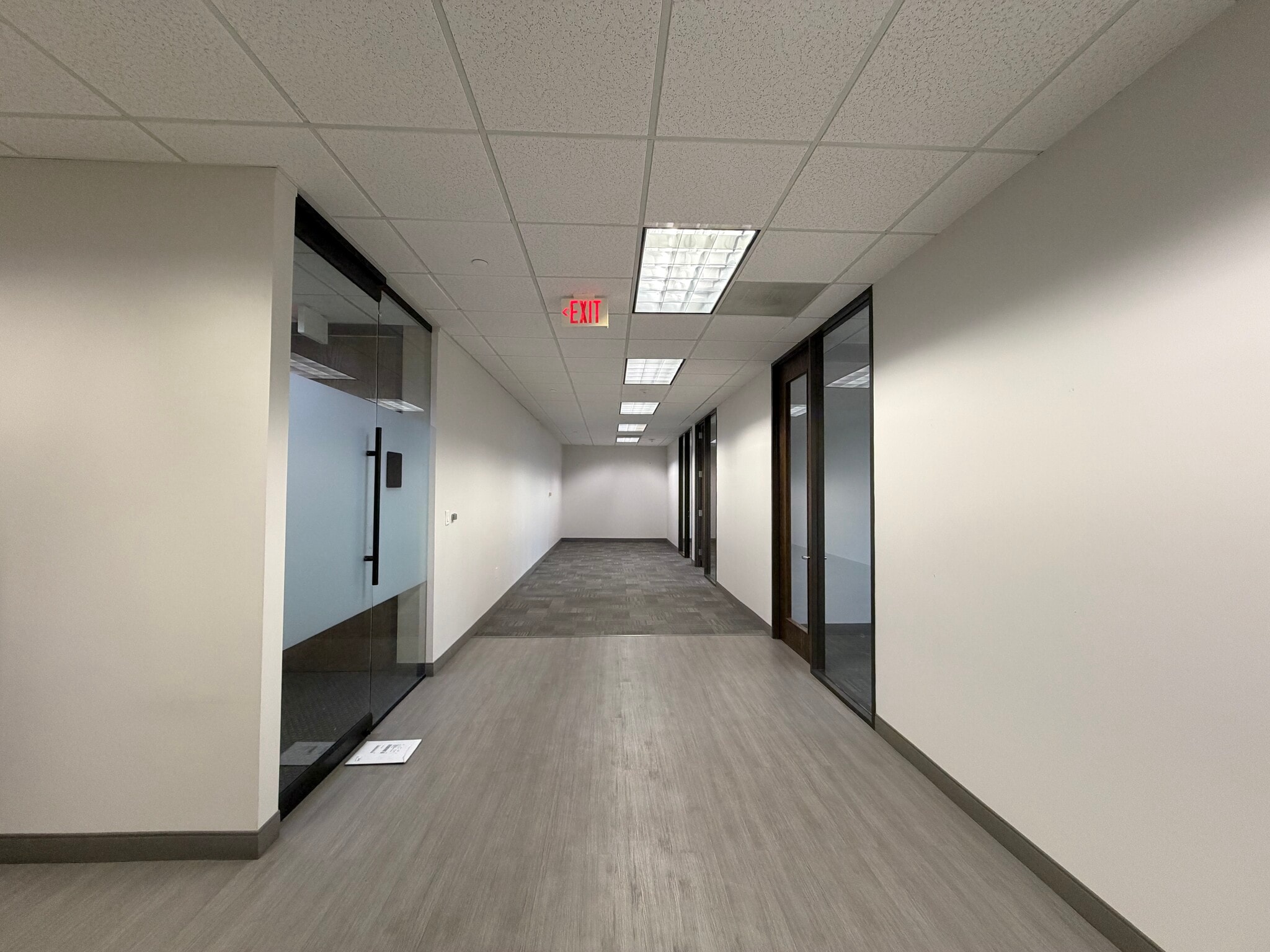 4851 Lyndon B Johnson Fwy, Dallas, TX à louer Photo intérieure– Image 1 sur 9