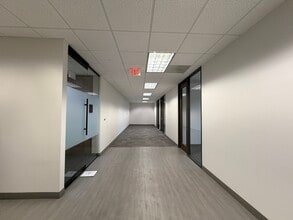 4851 Lyndon B Johnson Fwy, Dallas, TX à louer Photo intérieure– Image 1 sur 9