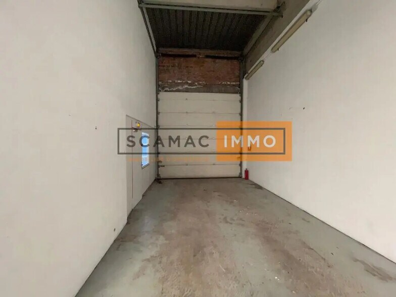 Industriel/Logistique dans  à louer - Photo de l’immeuble – Image 3 sur 6