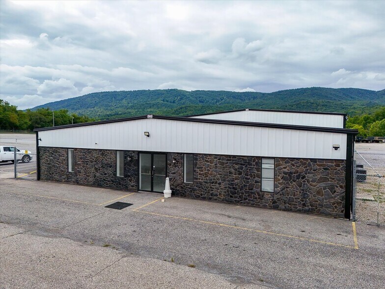 1062 Mountain View Church Rd, Blue Ridge, VA à louer - Photo de l’immeuble – Image 2 sur 25